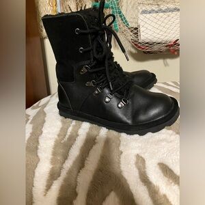 BearPaw lace up sway leather faux fur Black Size 6